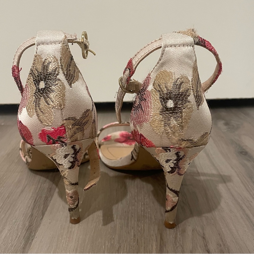 Kelly and Katie Floral Heels Size 7 - Picture 2 of 5